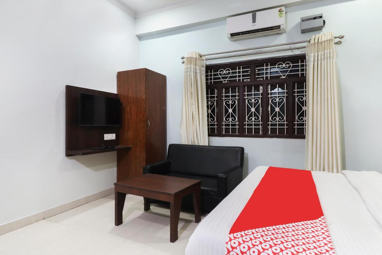 Oyo 70489 Hotel Tajvar Siwān Esterno foto