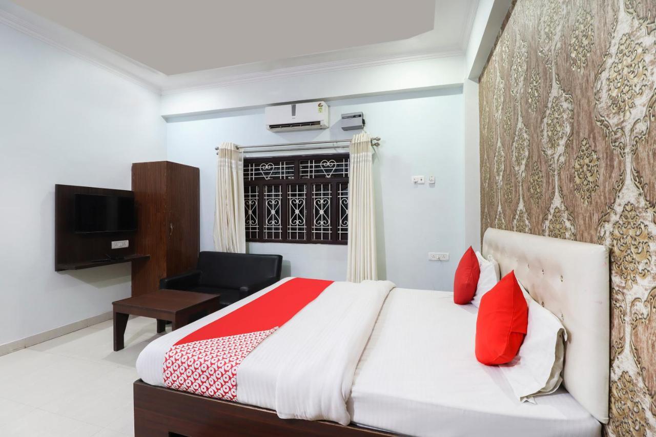 Oyo 70489 Hotel Tajvar Siwān Esterno foto